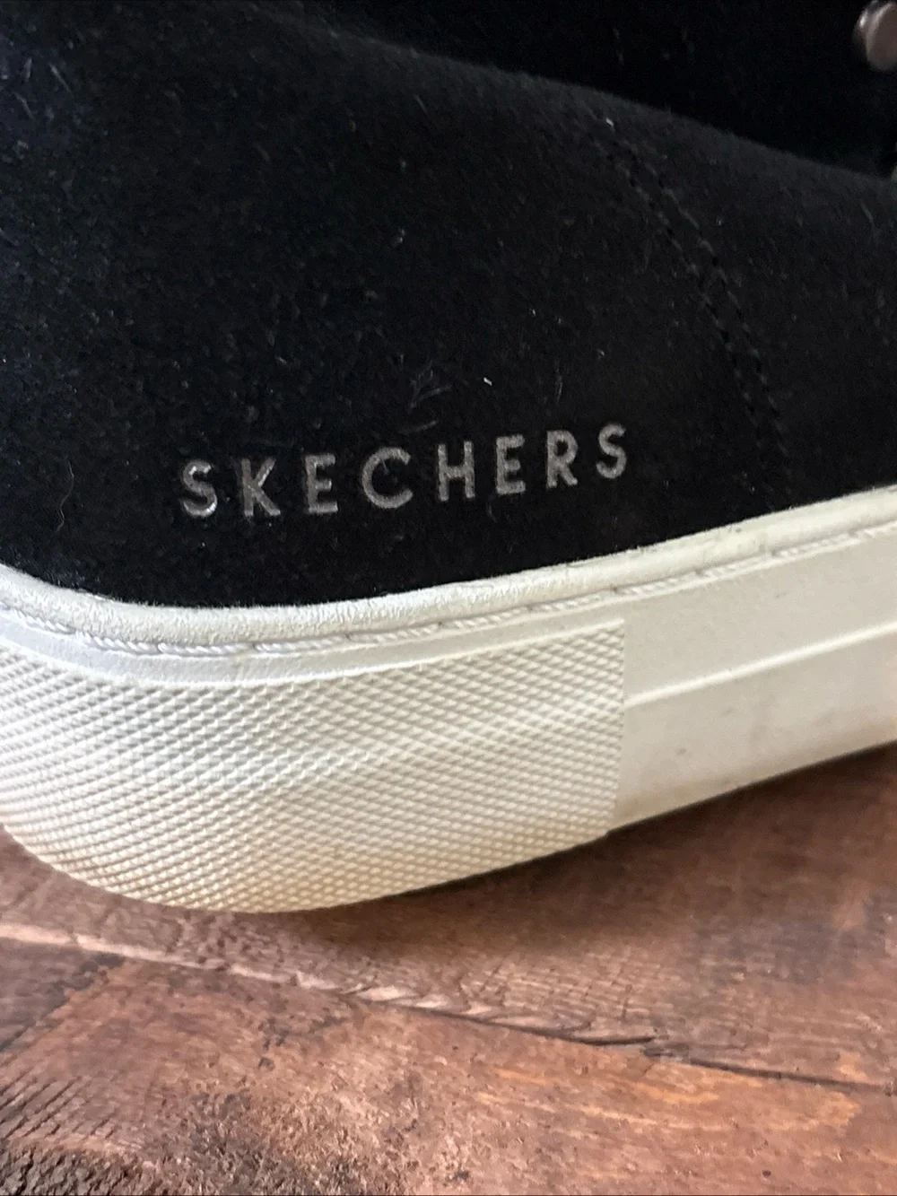 Skechers Size 9 Alba High Hugs Boots Sneaker Black Suede Faux Fur Lining Comfy